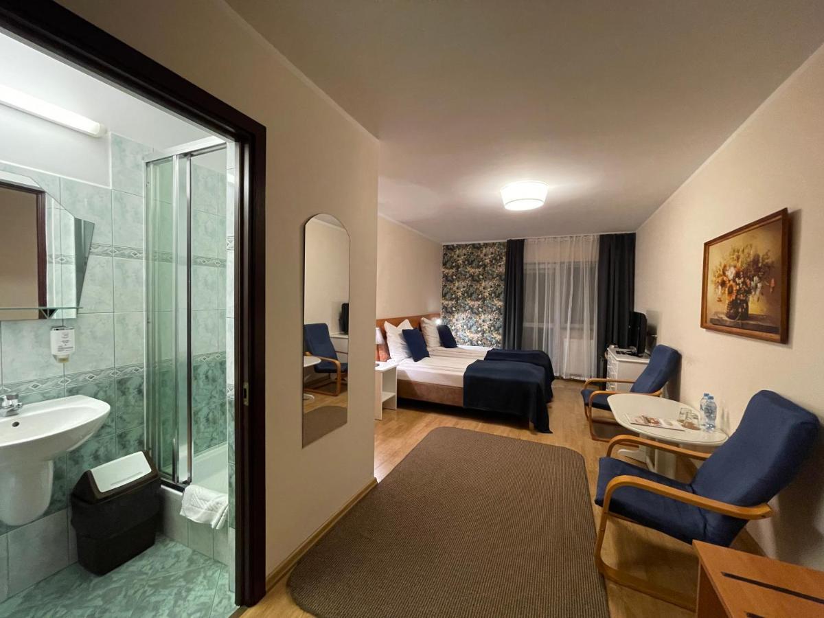 Golabek Leba Hotel Ngoại thất bức ảnh