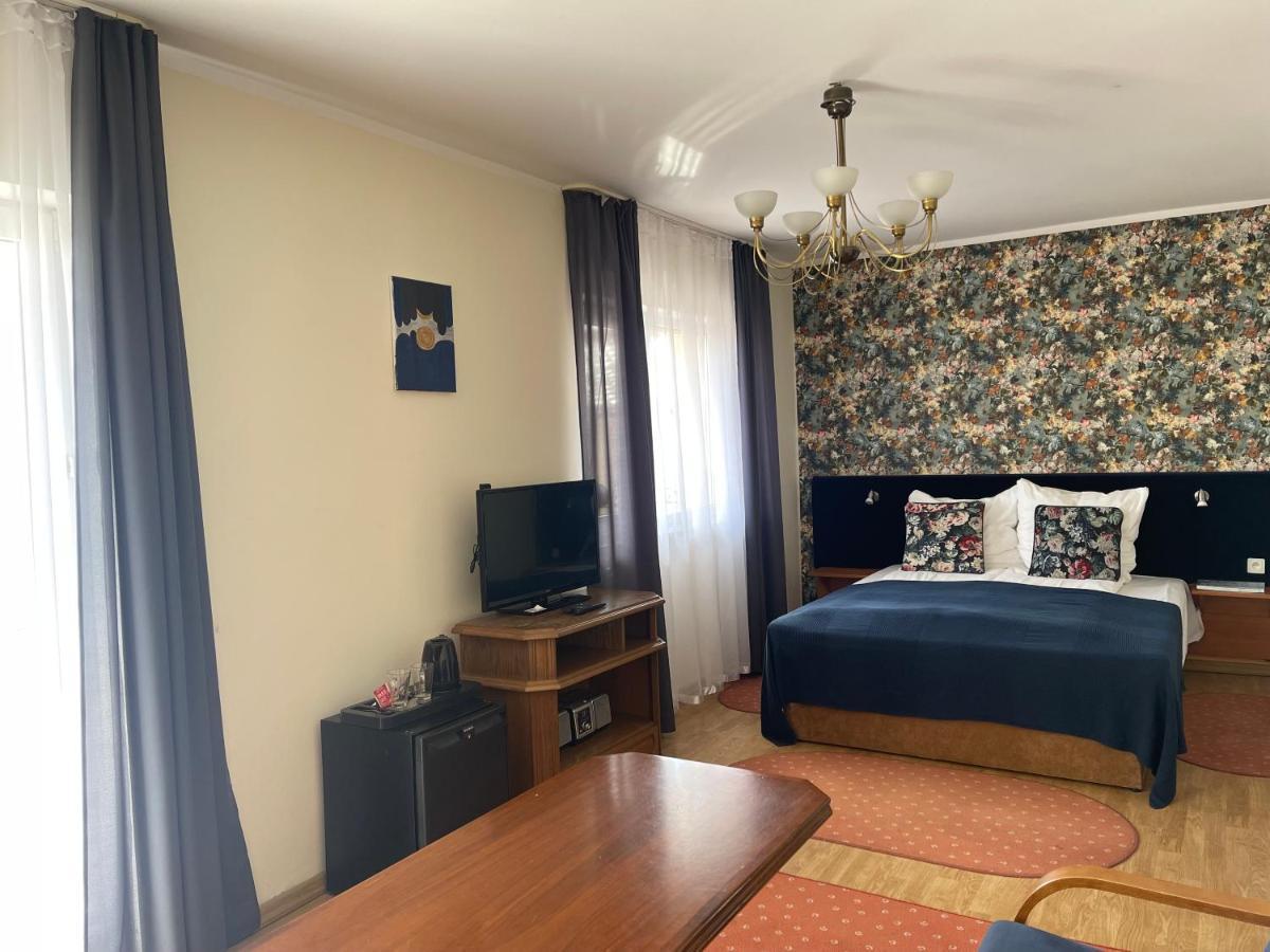 Golabek Leba Hotel Ngoại thất bức ảnh