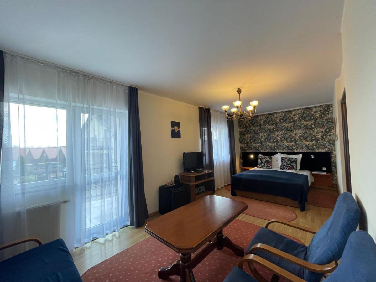 Golabek Leba Hotel Ngoại thất bức ảnh