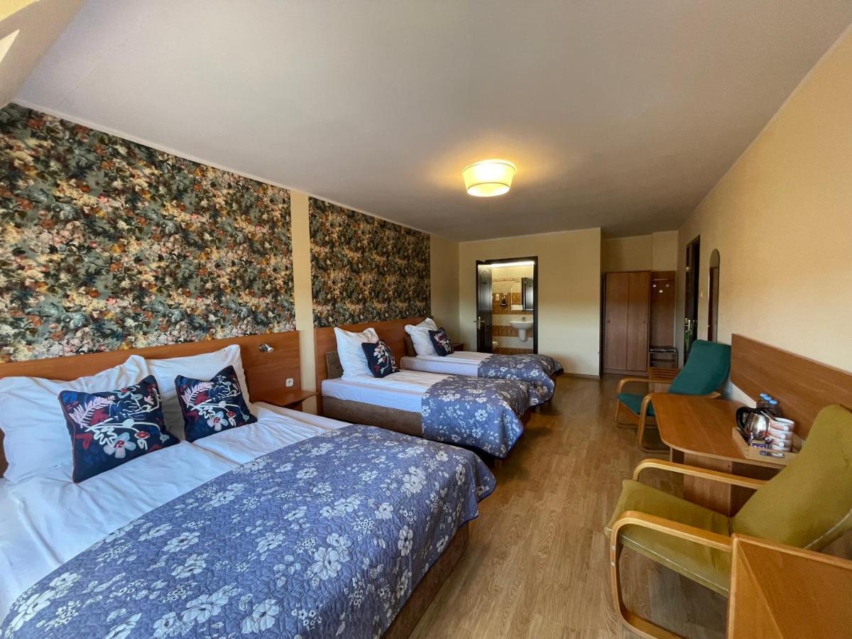 Golabek Leba Hotel Ngoại thất bức ảnh