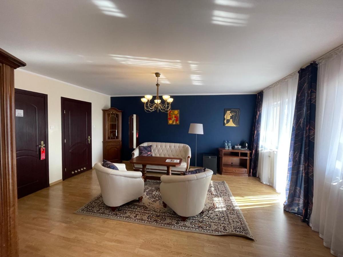 Golabek Leba Hotel Ngoại thất bức ảnh