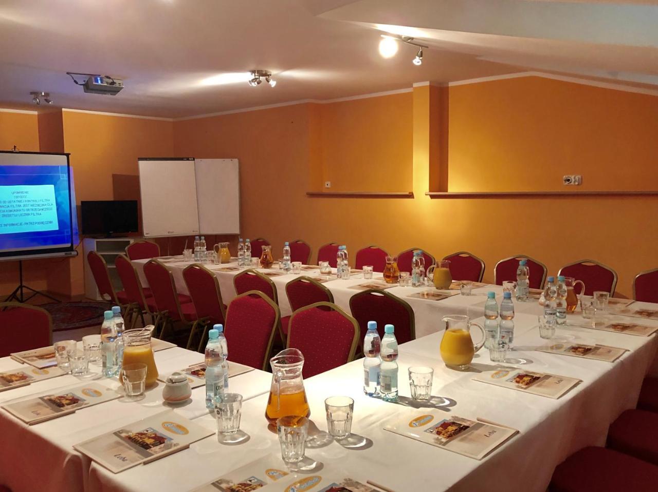 Golabek Leba Hotel Ngoại thất bức ảnh